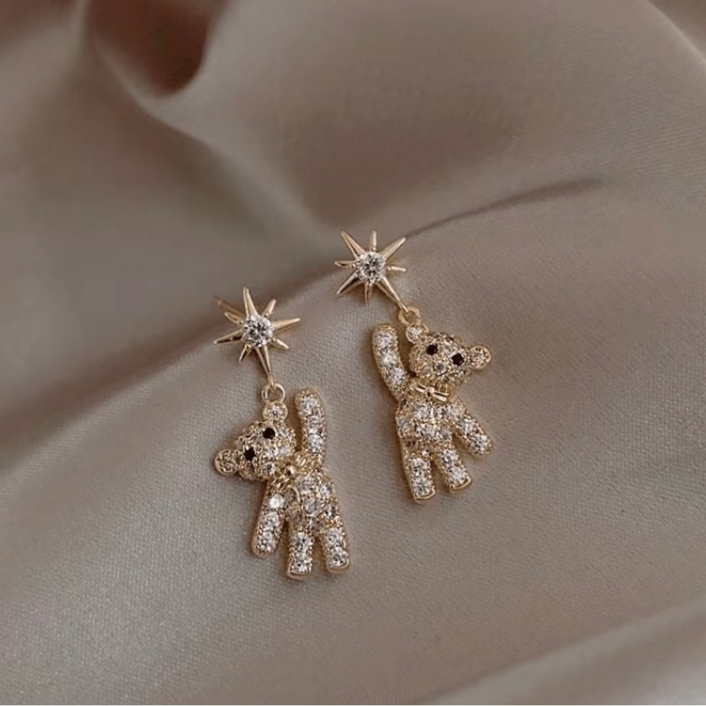 Brand new Cute Little Bear & Eight-pointed Star Pattern Stud Earrings